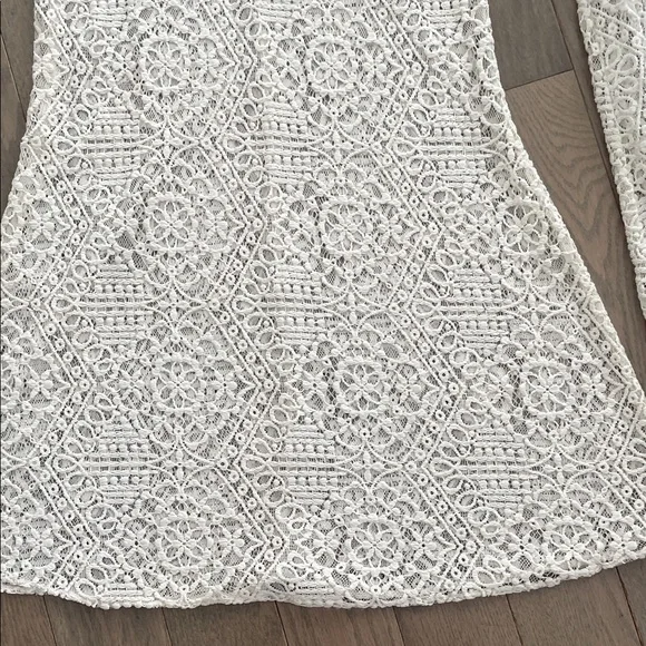 White Lace Bell Sleeve Knit Mini Dress Cover up Resort wear. Beach wear. Luxury - Picture 9 of 17